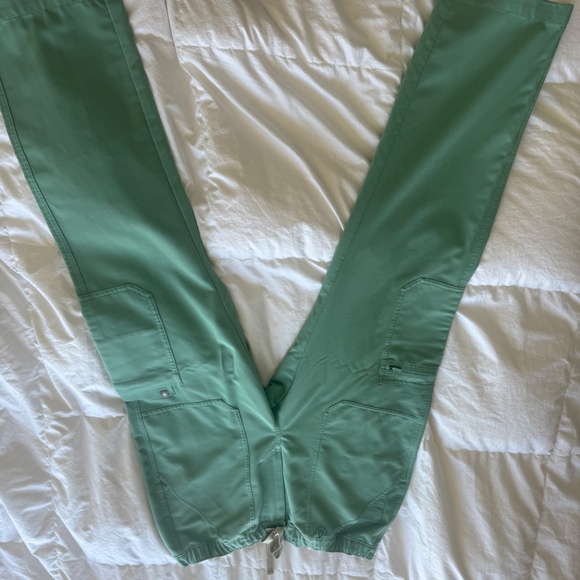 Men’s Figs Small / Medium Scrub Set - Jade / Green / Turquoise - Picture 3 of 4